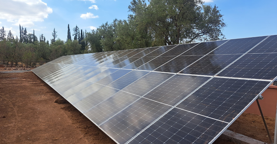 Panneaux solaires du village Shems'y