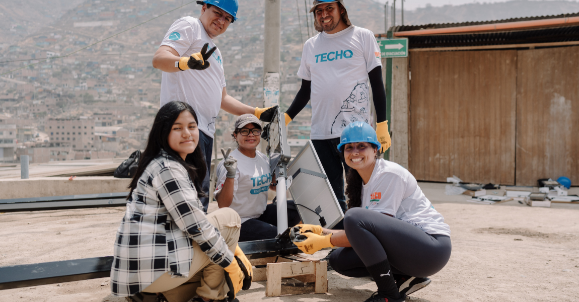 Volunteers are essential to the success of Luz Al Barrio project