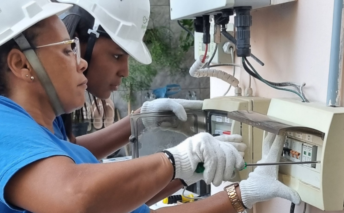 Installation of the electrical infrastructure by students