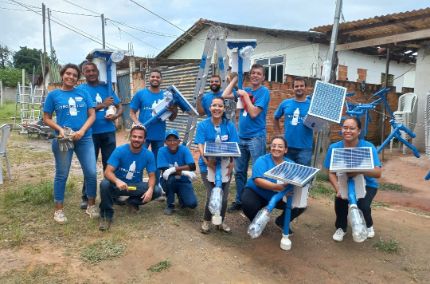 Nexans Brazil volunteers joined forces with Litro de Luz supported by the Nexans Foundation