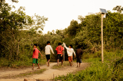 Mata Verde Bonita children can enjoy public light even at night